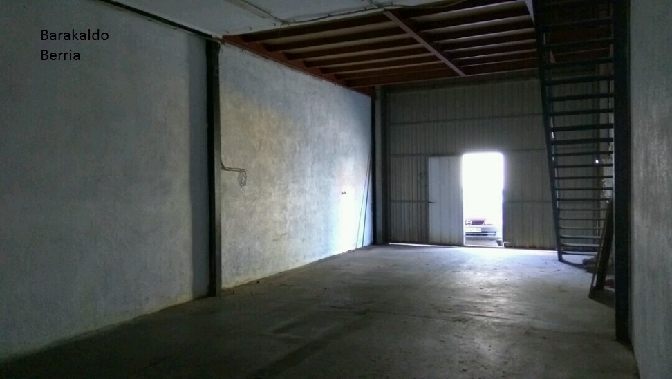 PABELLÓN en el Polígono Aurrera: 115 m² (Planta + Entreplanta) en ALQUILER
