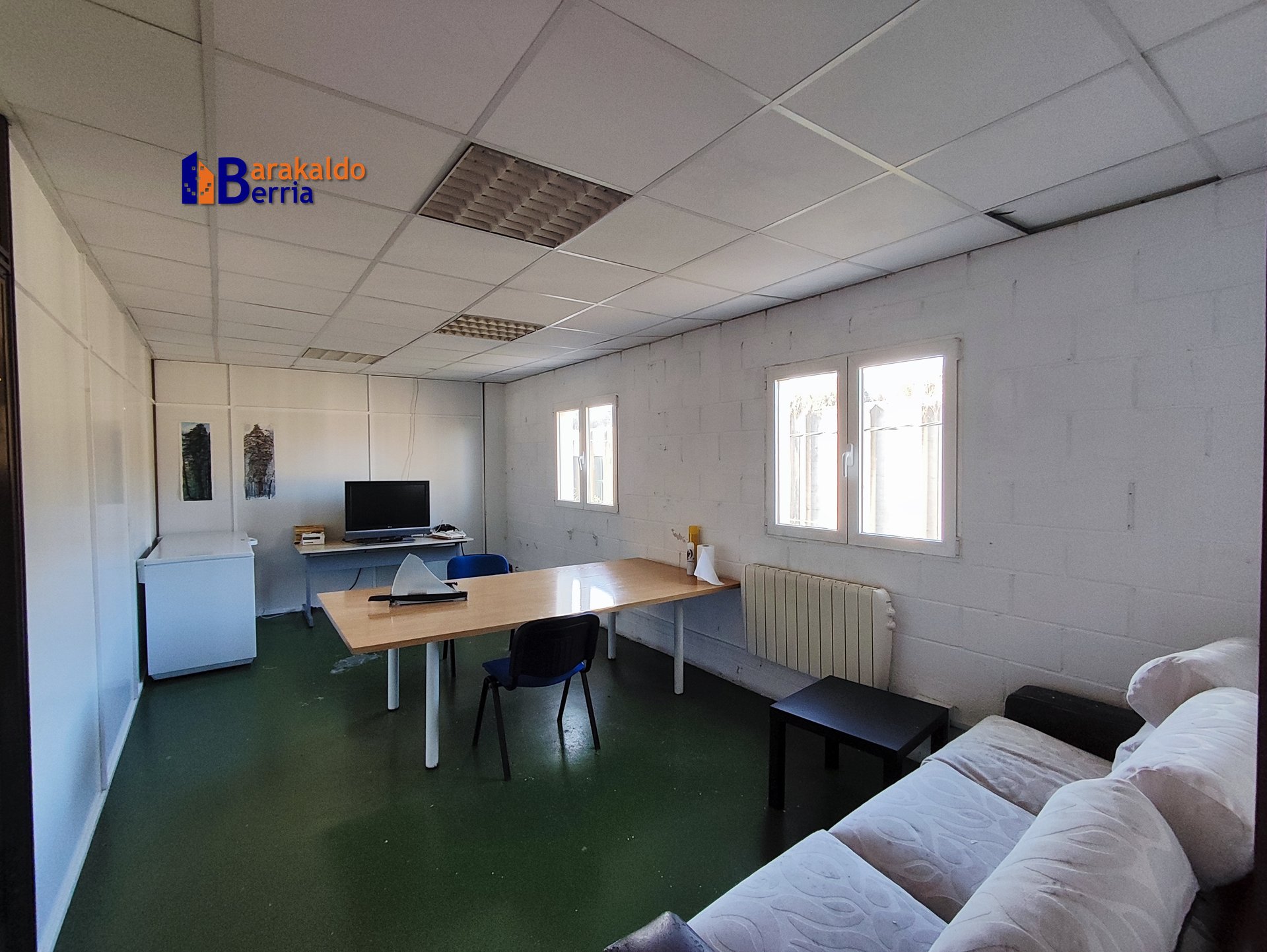 Oportunidad en Asúa: Nave con tejado nuevo, trifásica y facilidades de pago