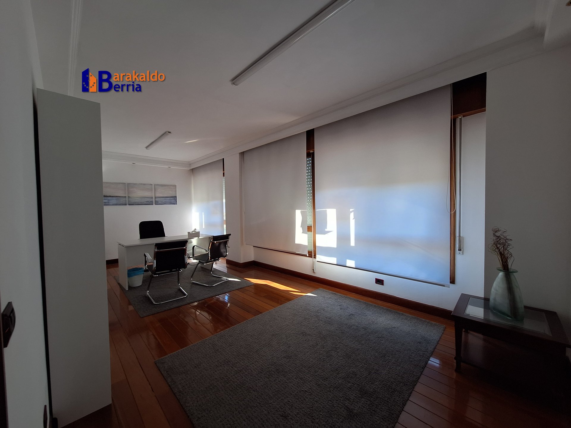 REFORMADAS OFICINAS en venta en el CORAZÓN de San Vicente
