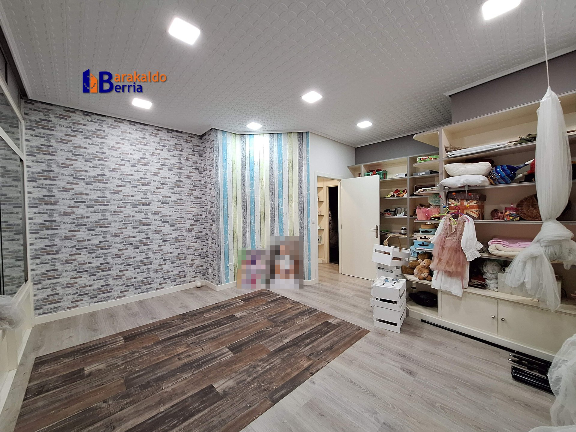 LOCAL COMERCIAL con varios escaparates