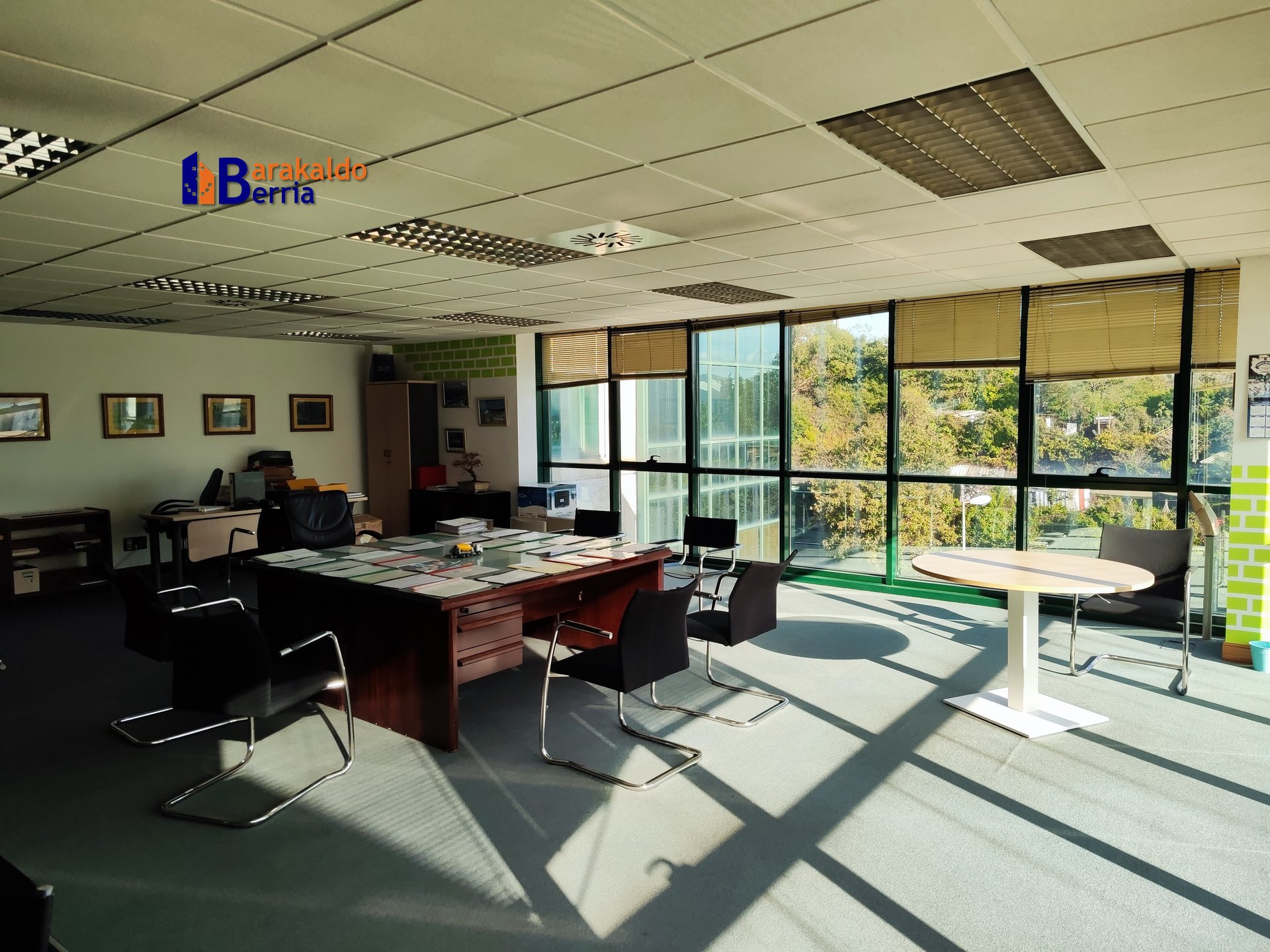 Oficina comercial en polígono Aurrera, Trapagaran