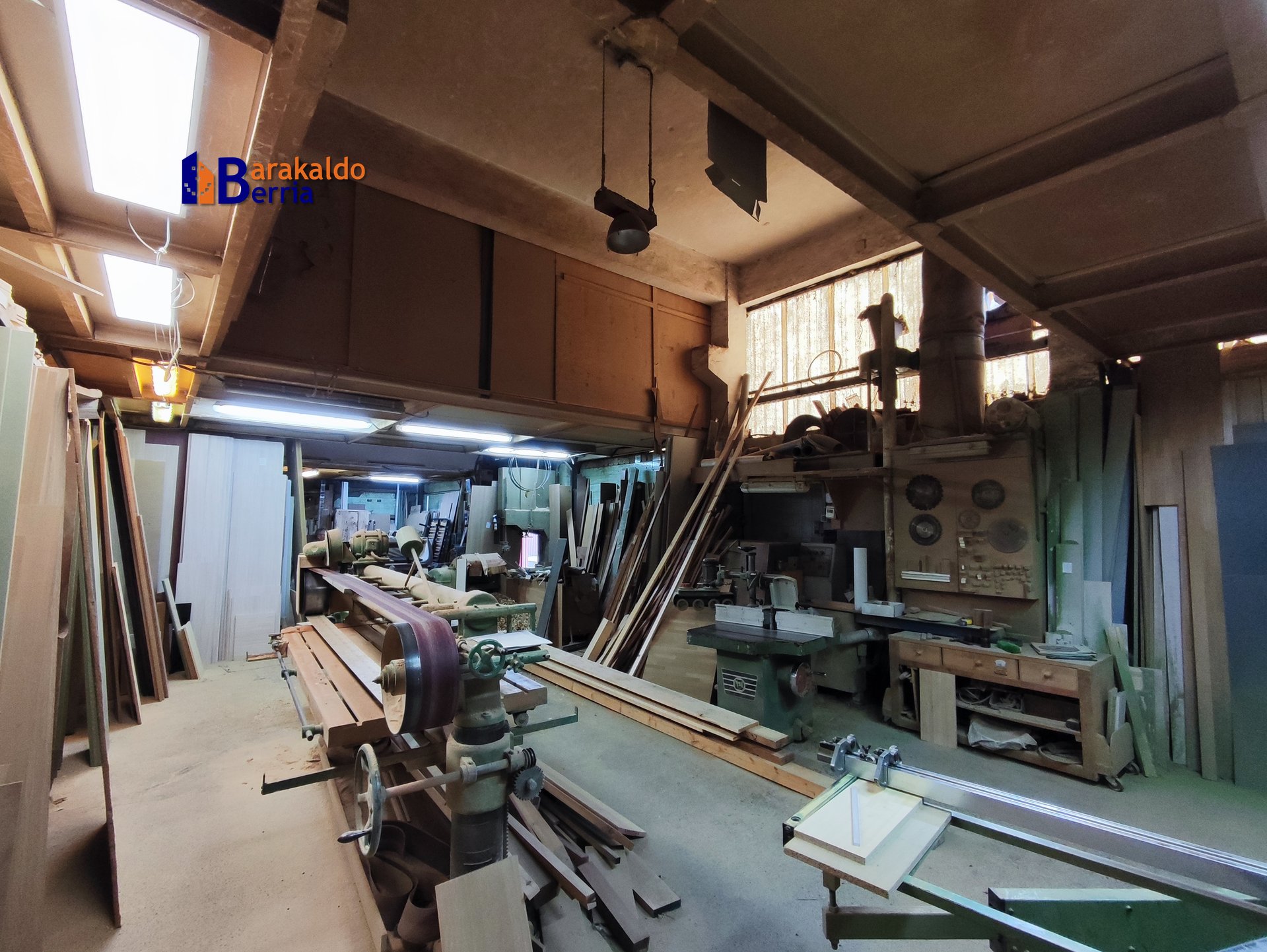 NAVE en venta de 2 NIVELES + AZOTEA