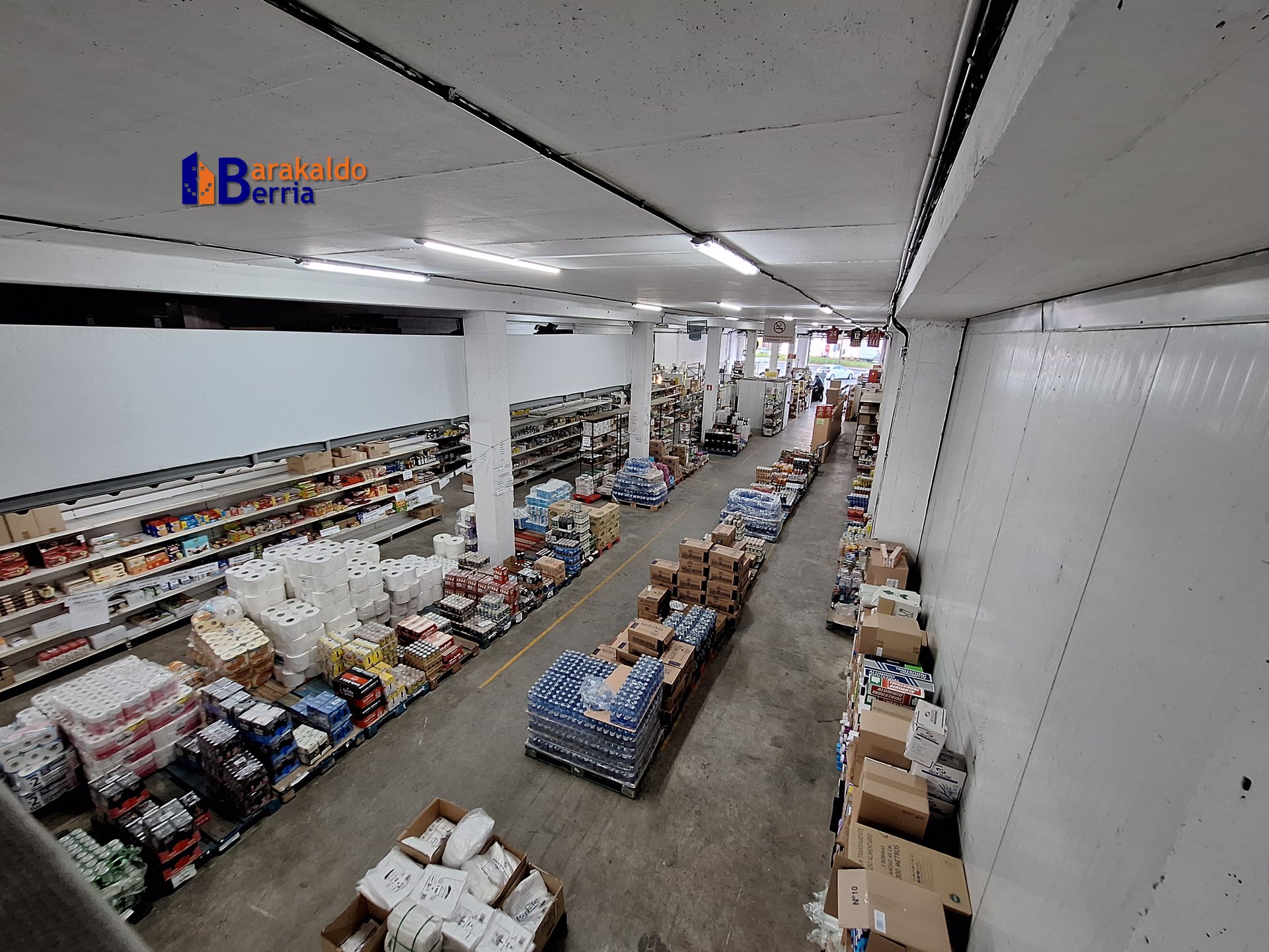 Enorme NAVE de 850 m² en funcionamiento como Cash & Carry