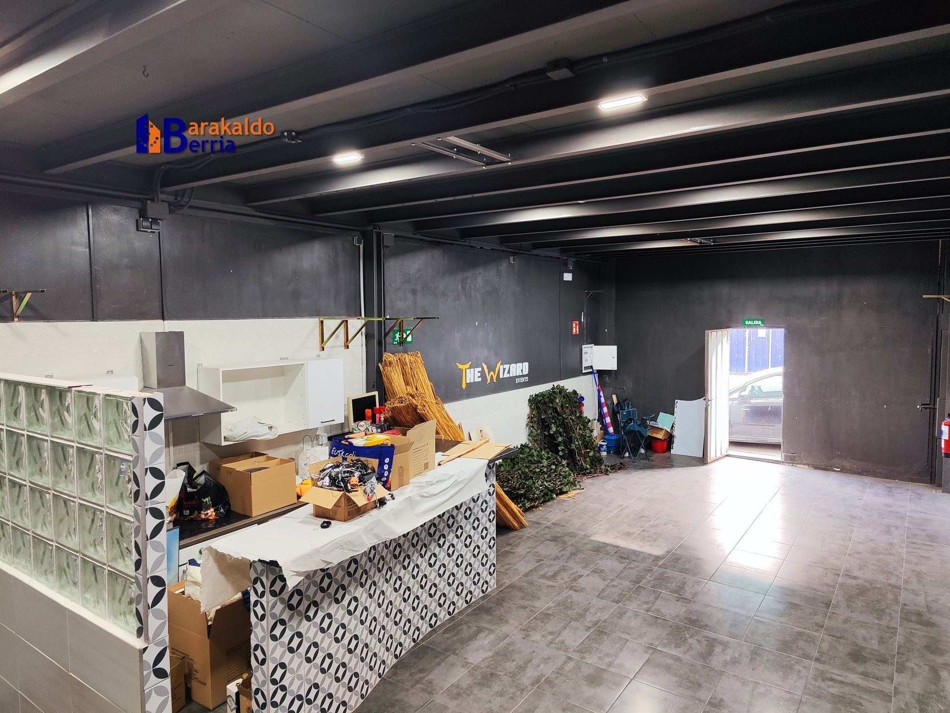 NAVE en venta ideal cualquier actividad en el Poligono Aurrera