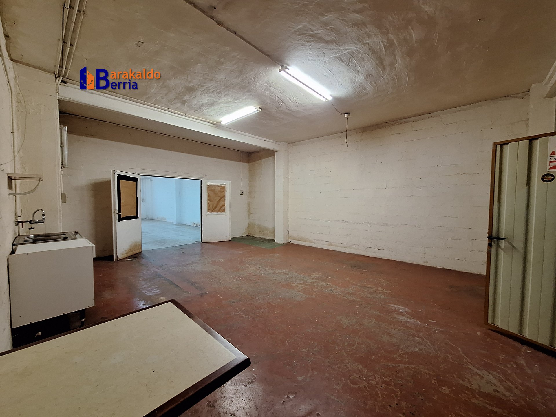 NAVE EXTERIOR profesional de 120 m² junto a Ballonti