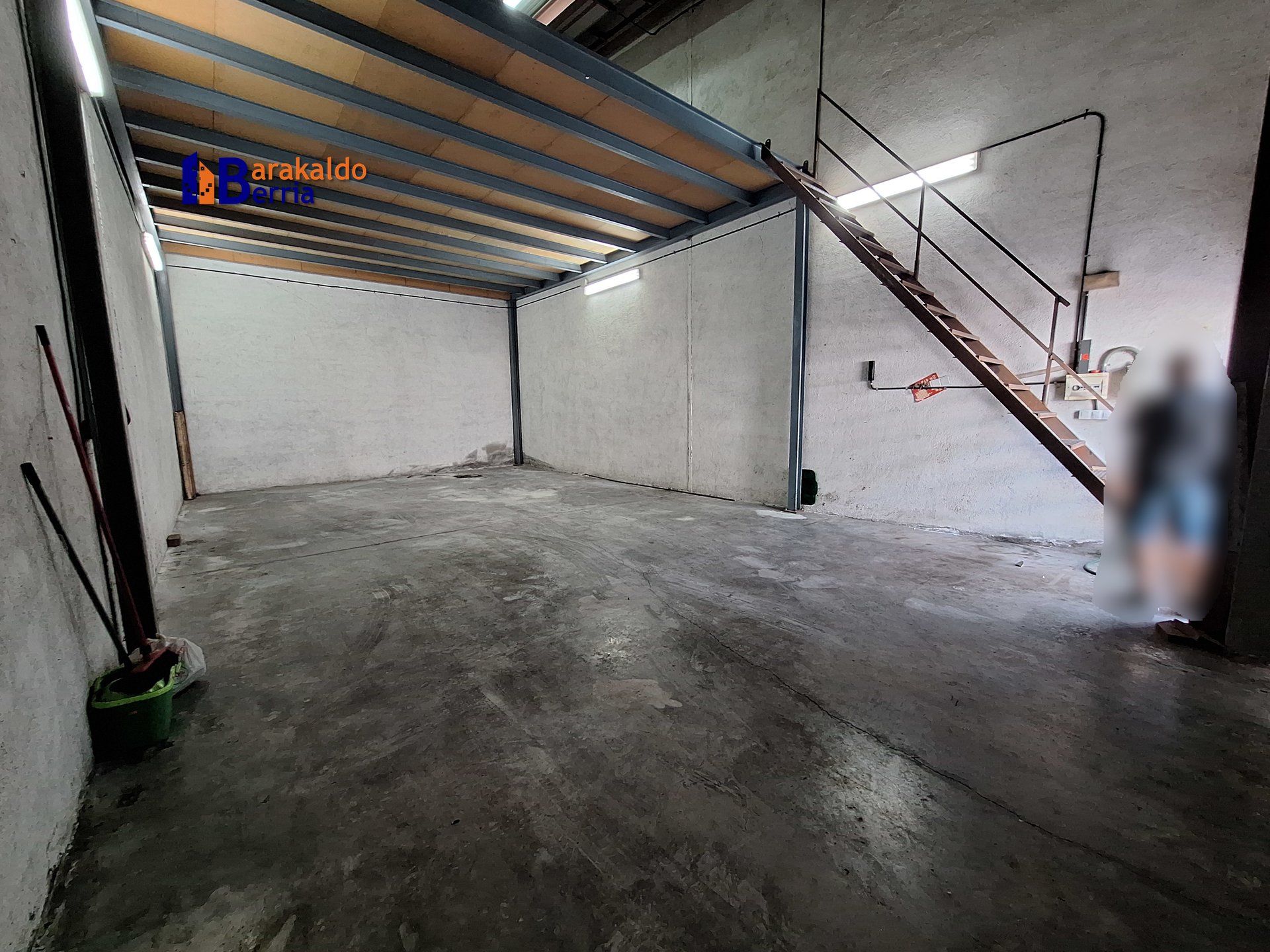 Nave de 125m² en ALQUILER en TRAPAGARAN